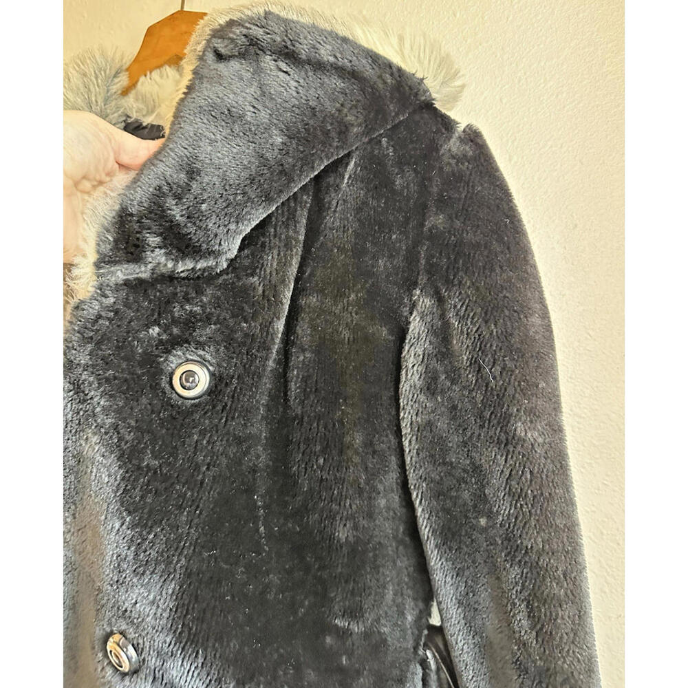 Vintage Unbranded Soft Faux Fur Warm Mid Length Coat. No Size, Fits as a Small - Picture 5 of 9